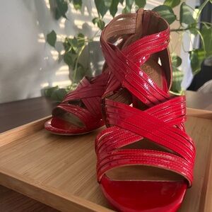TORY BURCH red patent leather strappy 4” heel sandals (9 US)